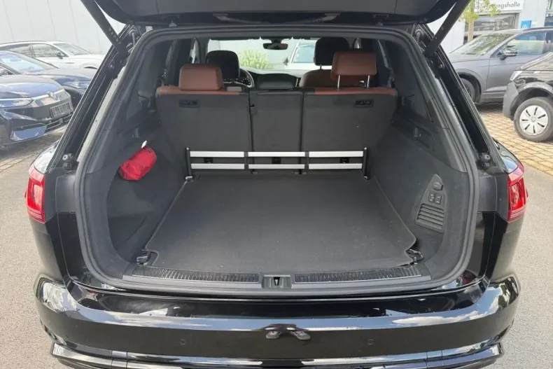 Volkswagen Touareg din 2023 cu 32.500 km - oferta VOL183772 - foto 10