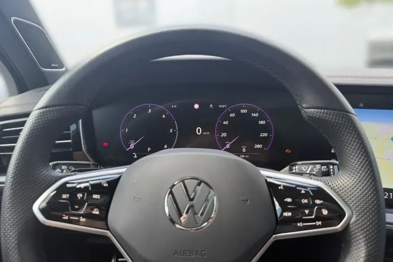 Volkswagen Touareg din 2023 cu 32.500 km - oferta VOL183772 - foto 17