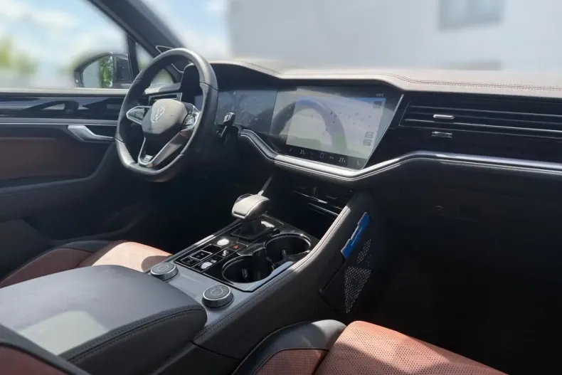 Volkswagen Touareg din 2023 cu 32.500 km - oferta VOL183772 - foto 22