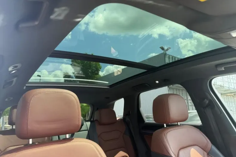 Volkswagen Touareg din 2023 cu 32.500 km - oferta VOL183772 - foto 24