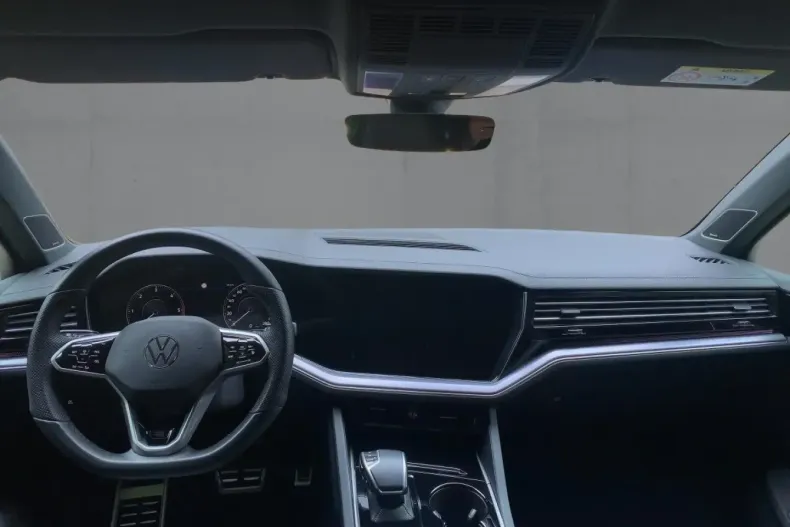 Volkswagen Touareg din 2021 cu 51.730 km - oferta VOL183773 - foto 8