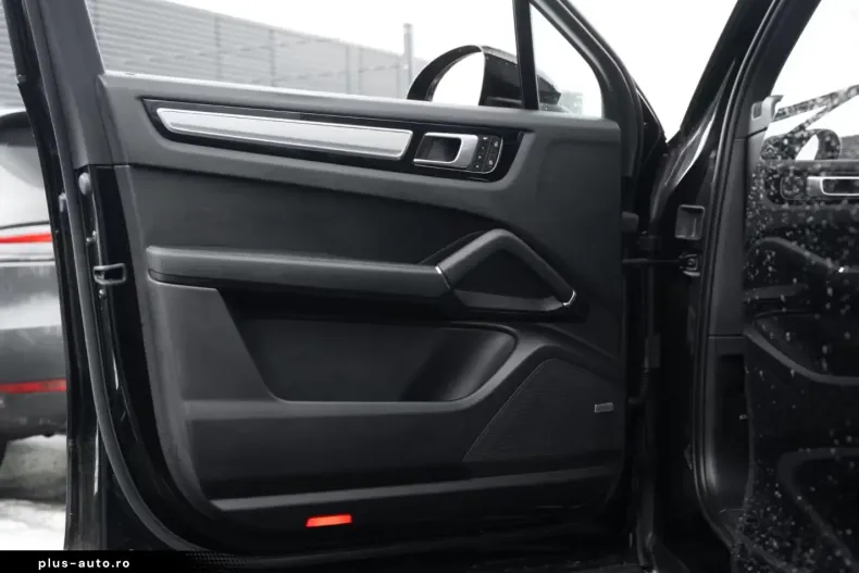 Porsche Cayenne din 2022 cu 30.765 km - oferta POR183775 - foto 15
