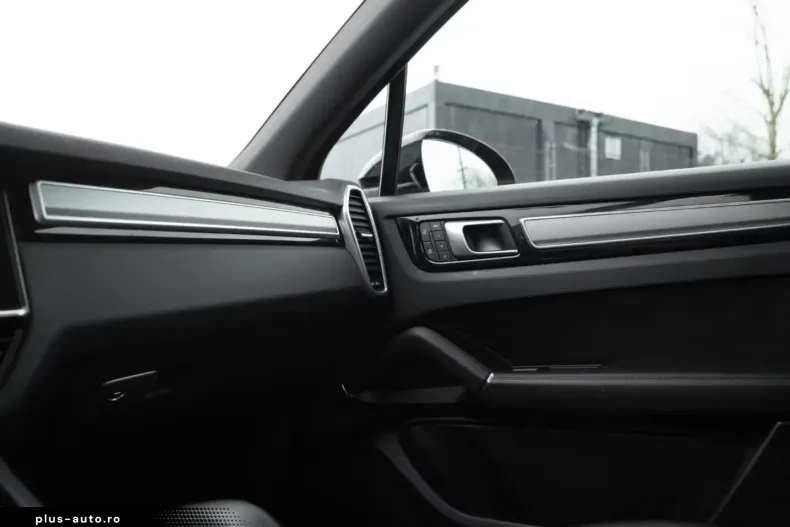 Porsche Cayenne din 2022 cu 30.765 km - oferta POR183775 - foto 26