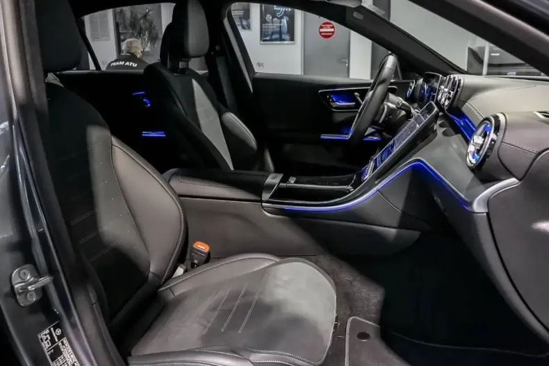 Mercedes-Benz C 300 (Clasa C) din 2025 cu 5.538 km - oferta MER183782 - foto 5