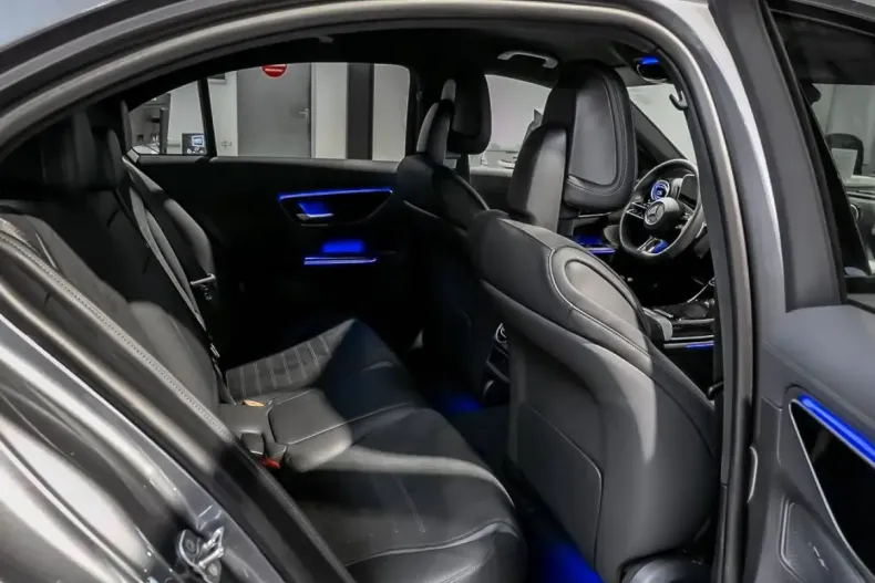 Mercedes-Benz C 300 (Clasa C) din 2025 cu 5.538 km - oferta MER183782 - foto 6