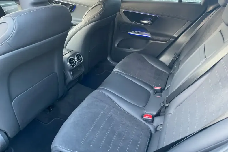 Mercedes-Benz GLC 300 (Clasa GLC) din 2024 cu 7.883 km - oferta MER183792 - foto 11