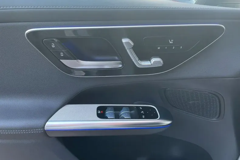 Mercedes-Benz GLC 300 (Clasa GLC) din 2024 cu 7.883 km - oferta MER183792 - foto 13