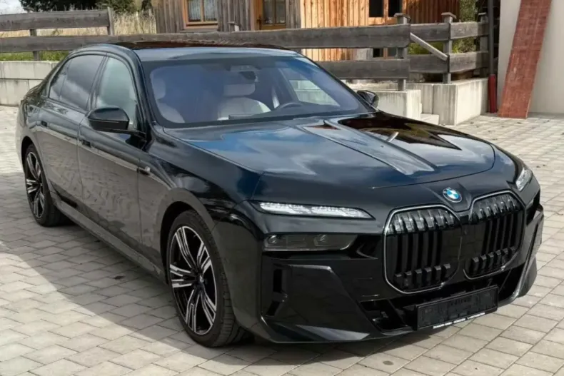 BMW 740 (Seria 7) din 2026 cu 50 km - oferta BMW183794 - foto 1