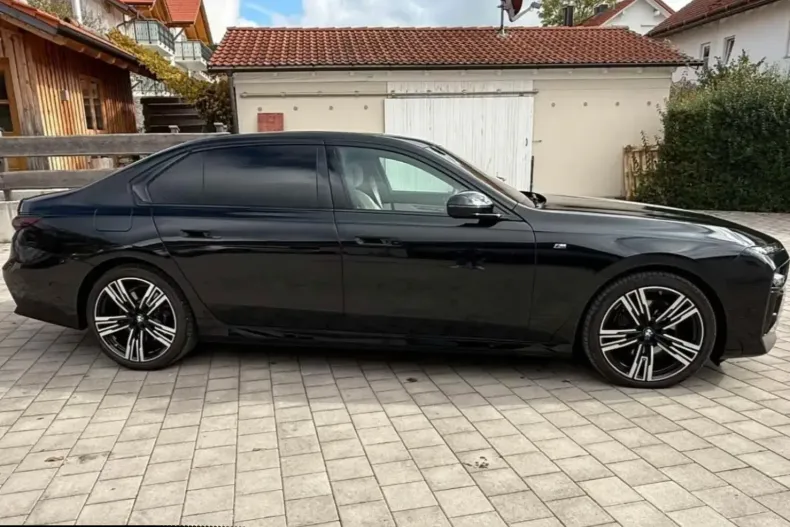 BMW 740 (Seria 7) din 2026 cu 50 km - oferta BMW183794 - foto 5