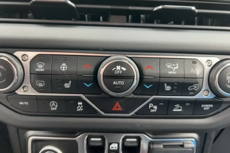 Jeep Wrangler din 2024 cu 16.800 km - oferta JEE183813 - foto 14