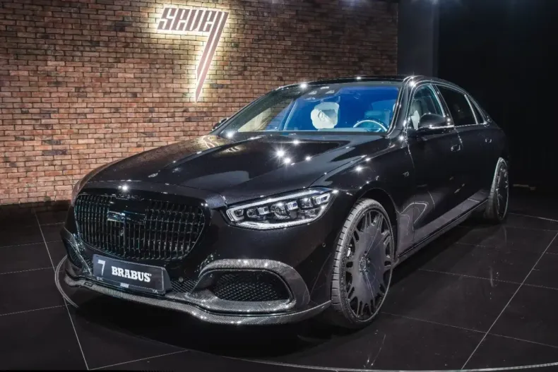 Maybach S680 4Matic din 2023 cu 200 km - oferta MAY183816 - foto 1