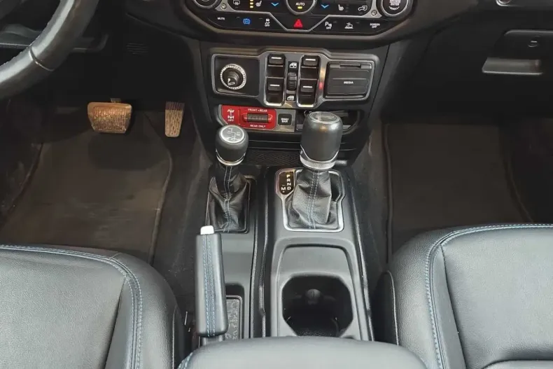 Jeep Wrangler din 2023 cu 14.471 km - oferta JEE183818 - foto 6