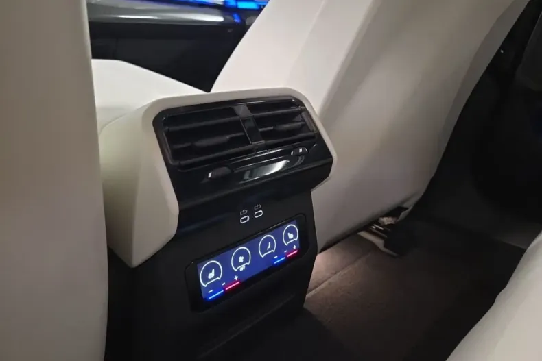 BMW 550 (Seria 5) din 2024 cu 17.122 km - oferta BMW183829 - foto 16