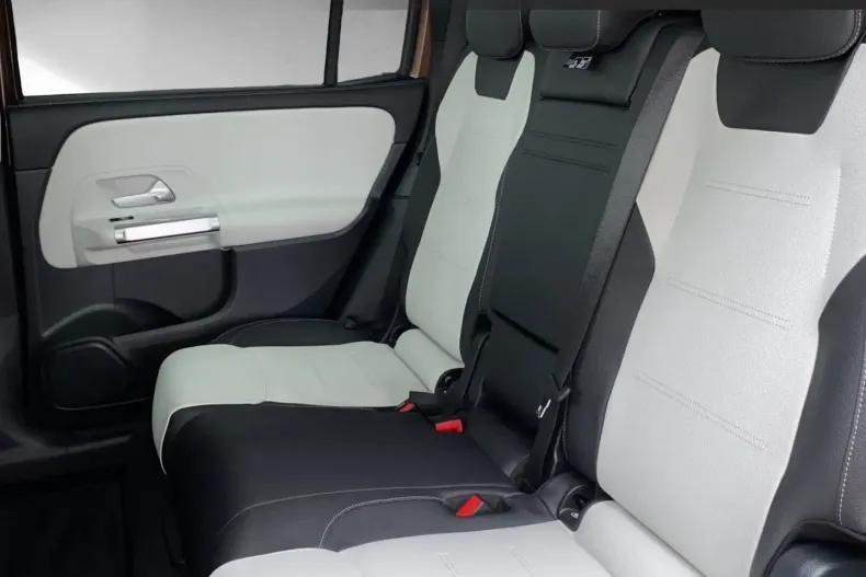 Mercedes-Benz GLB 250 (Clasa GLB) din 2021 cu 28.160 km - oferta MER183832 - foto 9