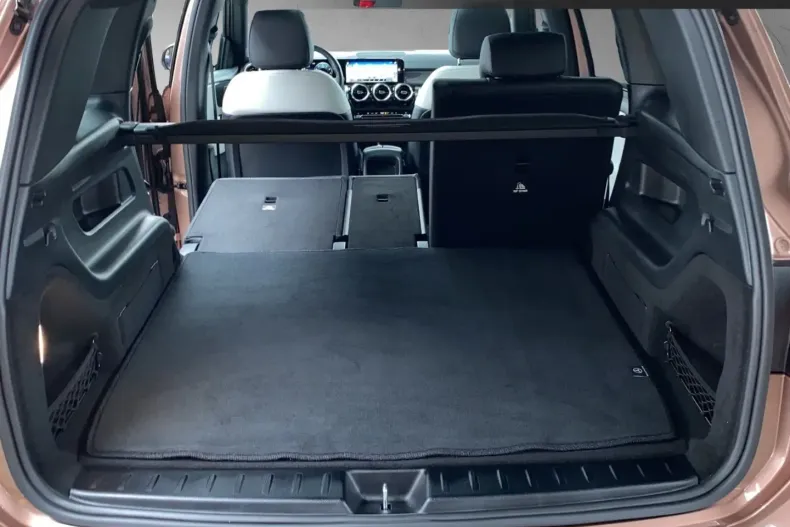 Mercedes-Benz GLB 250 (Clasa GLB) din 2021 cu 28.160 km - oferta MER183832 - foto 10