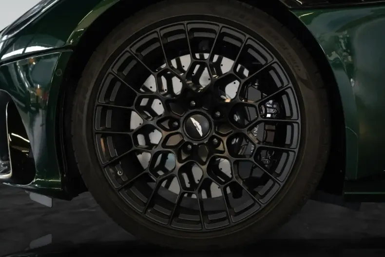 Aston Martin DBS din 2024 cu 4.300 km - oferta AST183835 - foto 4