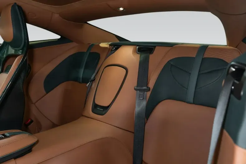 Aston Martin DBS din 2024 cu 4.300 km - oferta AST183835 - foto 9