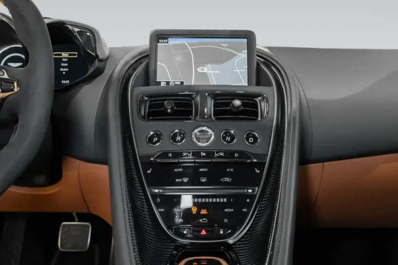 Aston Martin DBS din 2024 cu 4.300 km - oferta AST183835 - foto 12