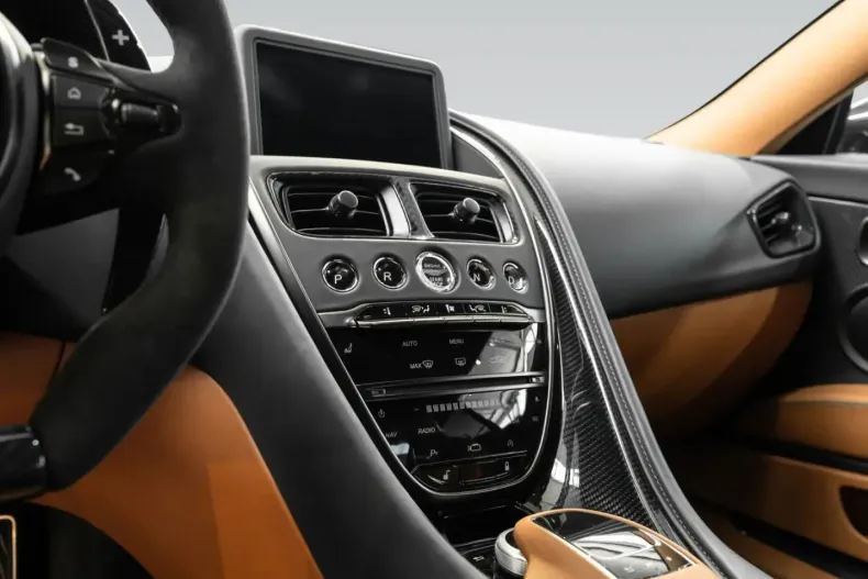 Aston Martin DBS din 2024 cu 4.300 km - oferta AST183835 - foto 15