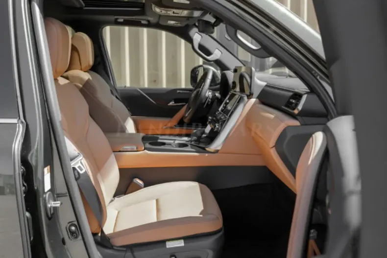 Lexus LX 700 din 2025 cu 50 km - oferta LEX183838 - foto 8