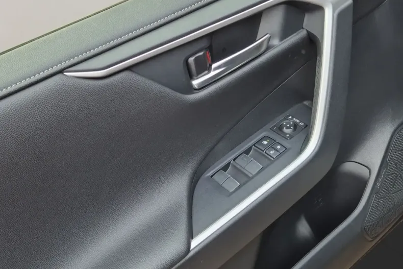 Toyota RAV4 din 2022 cu 50.950 km - oferta TOY183840 - foto 11