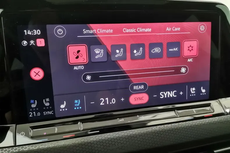 Volkswagen Golf din 2024 cu 19.990 km - oferta VOL183850 - foto 23