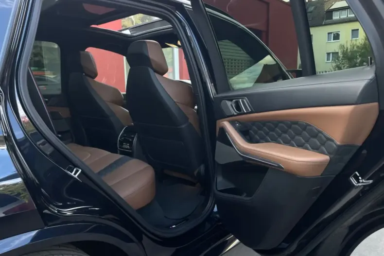 BMW X5 M (Seria X) din 2021 cu 60.200 km - oferta BMW183857 - foto 38