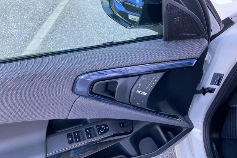 BMW X3 M50 (Seria X) din 2025 cu 6.500 km - oferta BMW183861 - foto 4