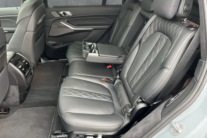 BMW X7 (Seria X) din 2025 cu 9.473 km - oferta BMW183889 - foto 13