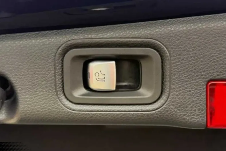 Mercedes-Benz E 200 (Clasa E) din 2021 cu 116.000 km - oferta MER183898 - foto 14