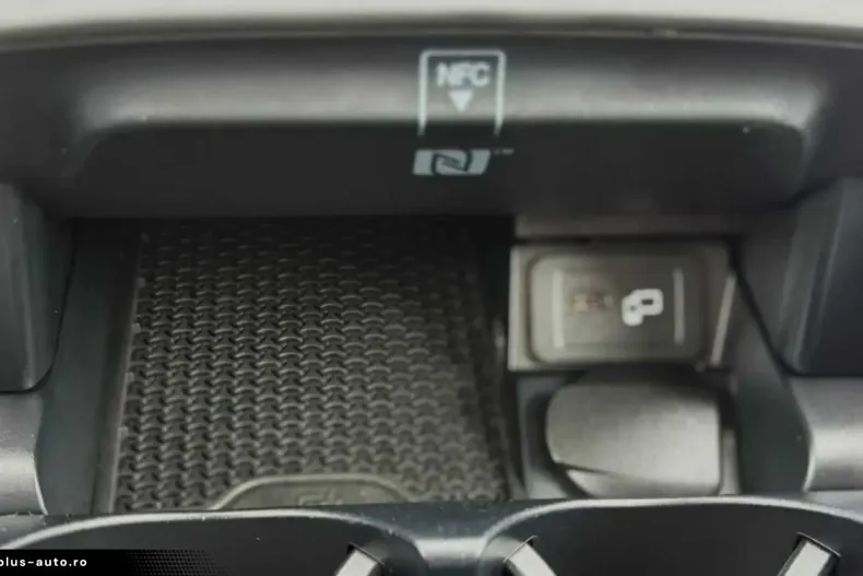 Mercedes-Benz E 200 (Clasa E) din 2021 cu 116.000 km - oferta MER183898 - foto 30