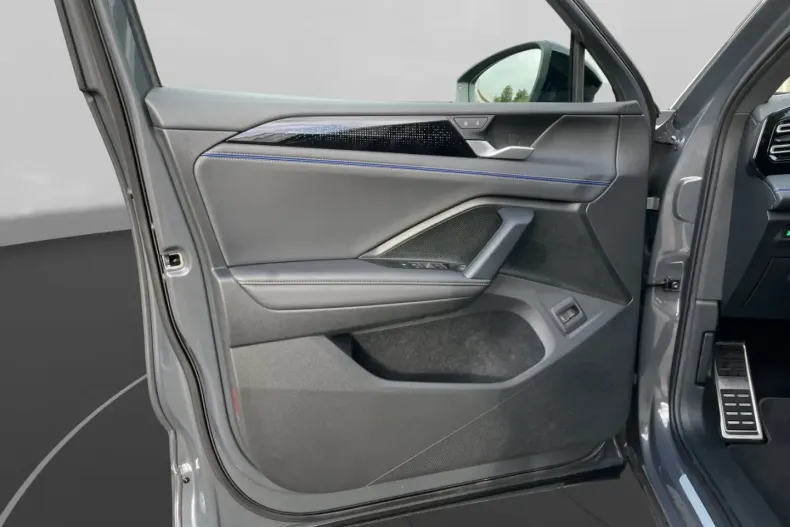 Volkswagen Tiguan din 2024 cu 16.400 km - oferta VOL183914 - foto 18