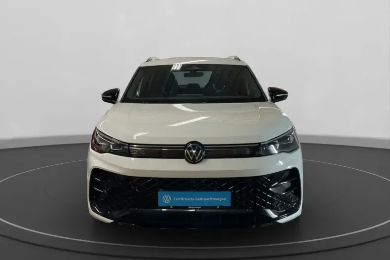 Volkswagen Tiguan din 2025 cu 64.300 km - oferta VOL183918 - foto 7