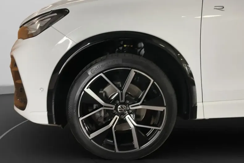 Volkswagen Tiguan din 2025 cu 64.300 km - oferta VOL183918 - foto 8