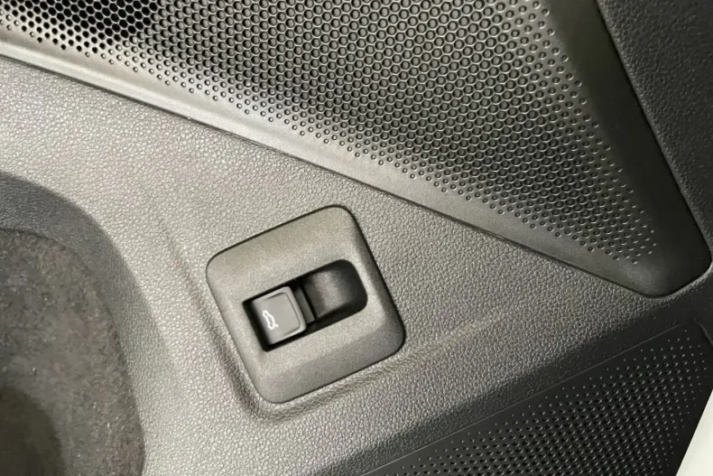 Volkswagen Tiguan din 2025 cu 64.300 km - oferta VOL183918 - foto 21