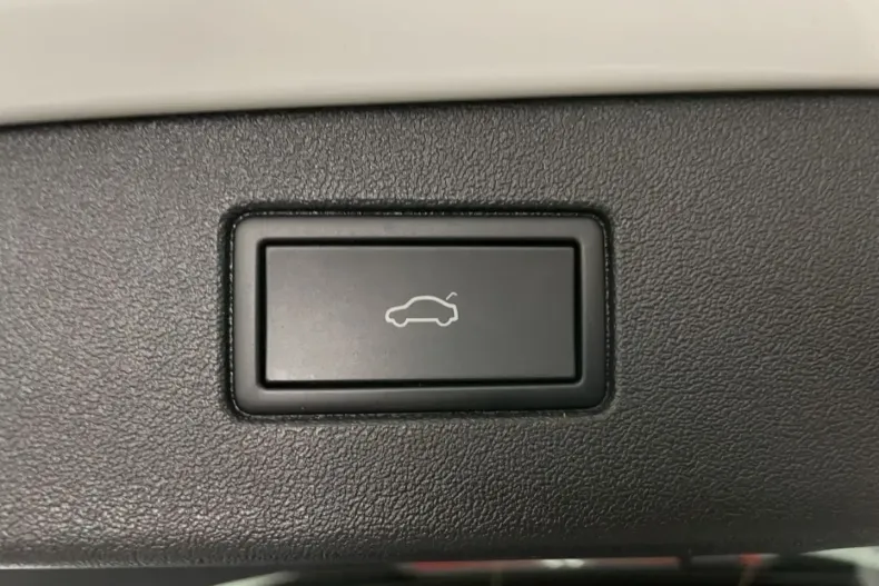 Volkswagen Tiguan din 2025 cu 64.300 km - oferta VOL183918 - foto 31