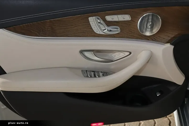 Mercedes-Benz E 300 (Clasa E) din 2021 cu 62.470 km - oferta MER183922 - foto 11