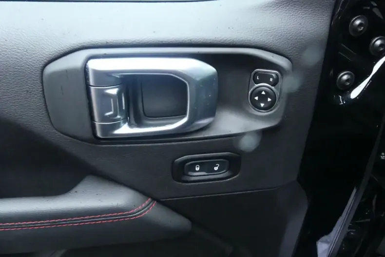 Jeep Wrangler din 2024 cu 7.770 km - oferta JEE183933 - foto 25