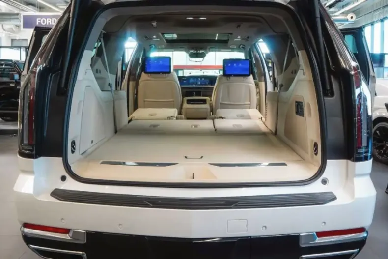 Cadillac Escalade din 2025 cu 50 km - oferta CAD183939 - foto 8