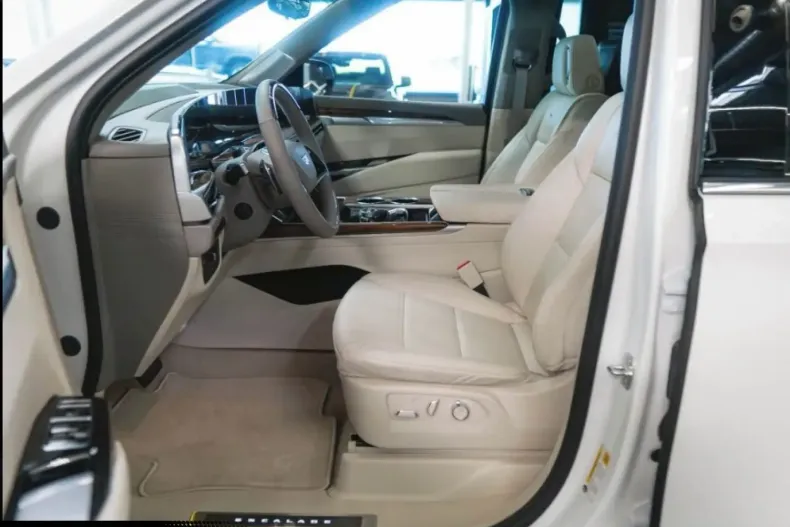 Cadillac Escalade din 2025 cu 50 km - oferta CAD183939 - foto 14