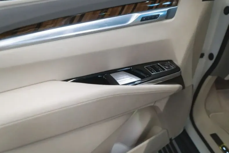Cadillac Escalade din 2025 cu 50 km - oferta CAD183939 - foto 17