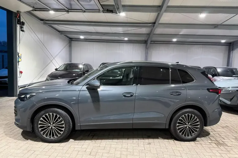 Volkswagen Tiguan din 2024 cu 62.507 km - oferta VOL183940 - foto 8