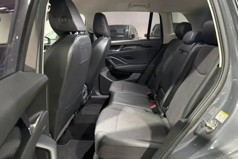 Volkswagen Tiguan din 2024 cu 62.507 km - oferta VOL183940 - foto 24