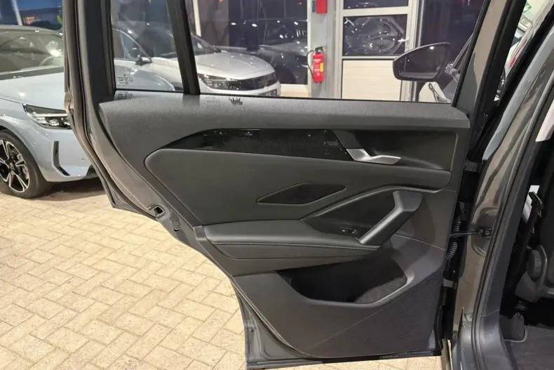 Volkswagen Tiguan din 2024 cu 62.507 km - oferta VOL183940 - foto 27