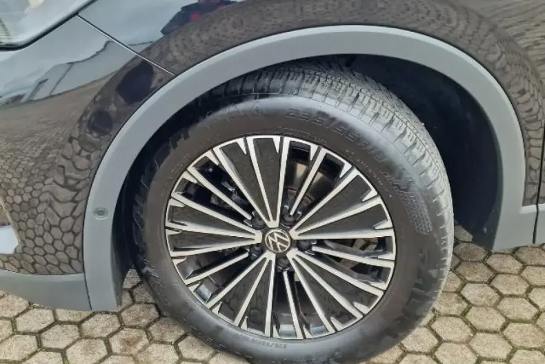 Volkswagen Tiguan din 2024 cu 42.800 km - oferta VOL183942 - foto 9