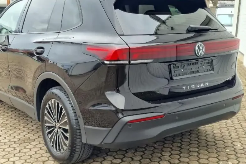 Volkswagen Tiguan din 2024 cu 42.800 km - oferta VOL183942 - foto 12