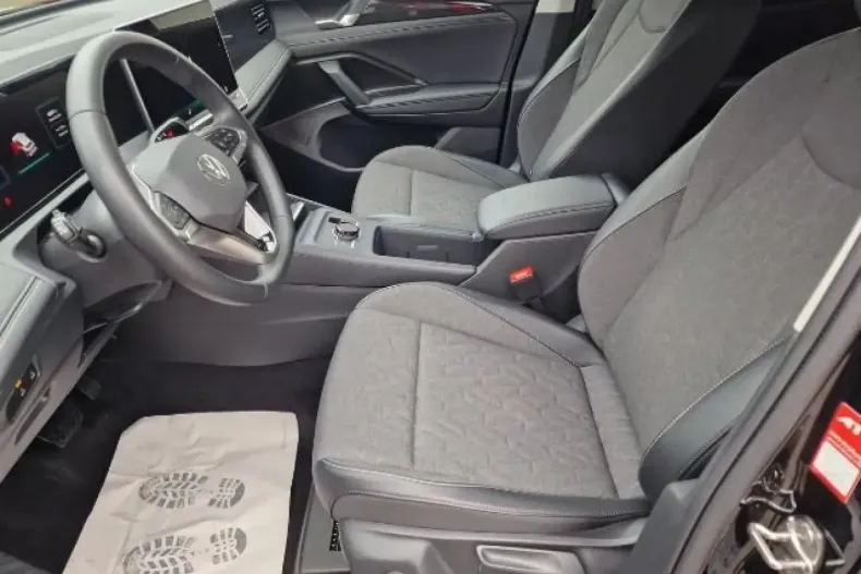 Volkswagen Tiguan din 2024 cu 42.800 km - oferta VOL183942 - foto 25