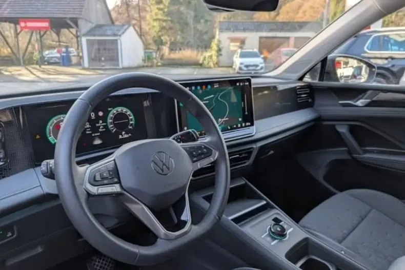 Volkswagen Tiguan din 2024 cu 41.550 km - oferta VOL183944 - foto 6