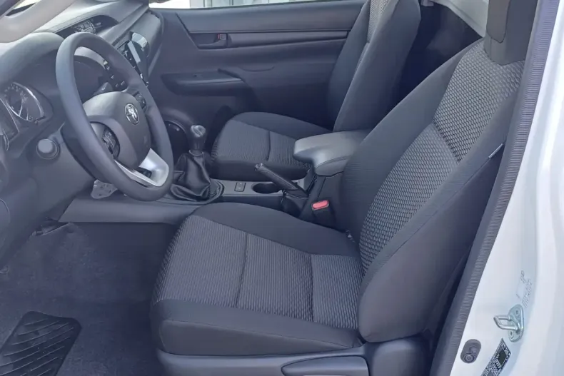 Toyota Hilux din 2023 cu 1 km - oferta TOY183954 - foto 7