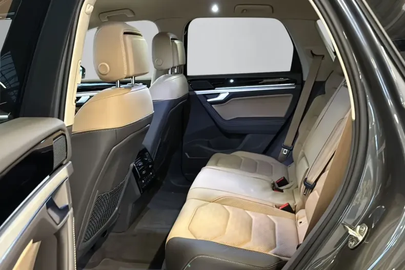 Volkswagen Touareg din 2025 cu 25.328 km - oferta VOL183960 - foto 11